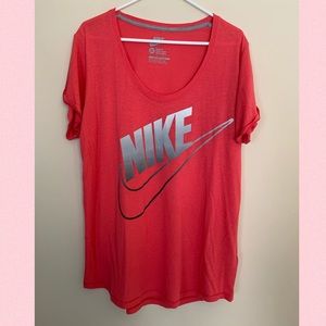 Nike T-shirt